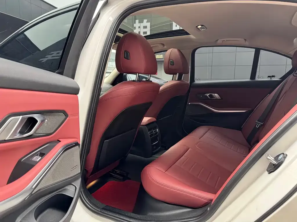 BMW 3 Series 2021 из CN, фото 2