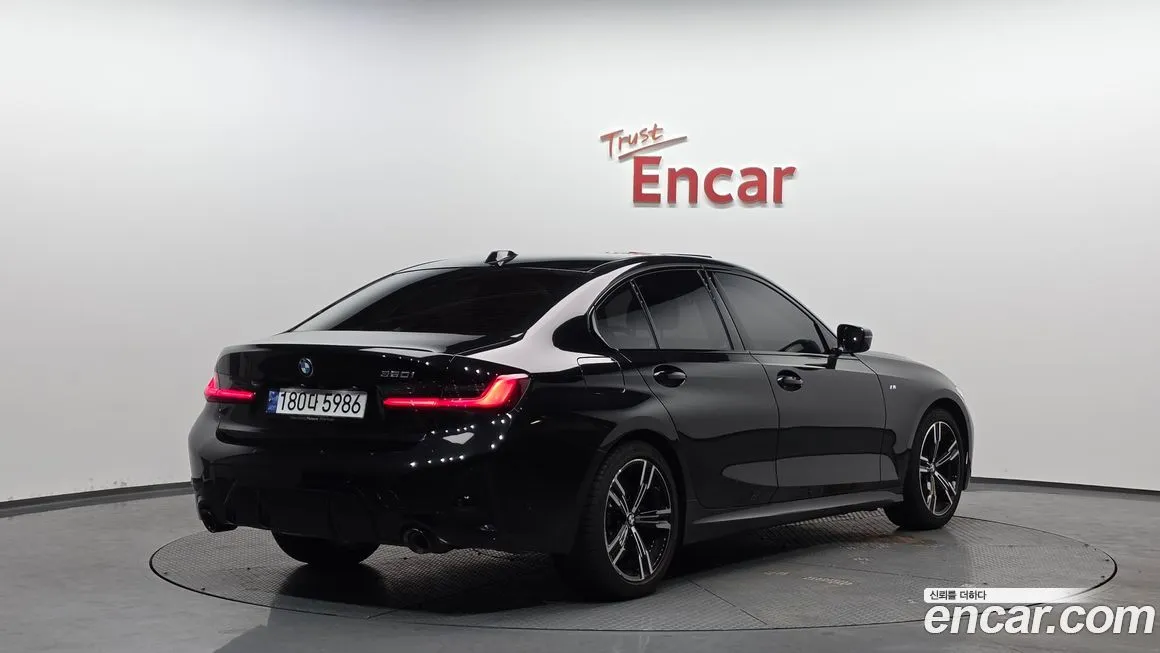 BMW 3-Series 2024 из KR, фото 2