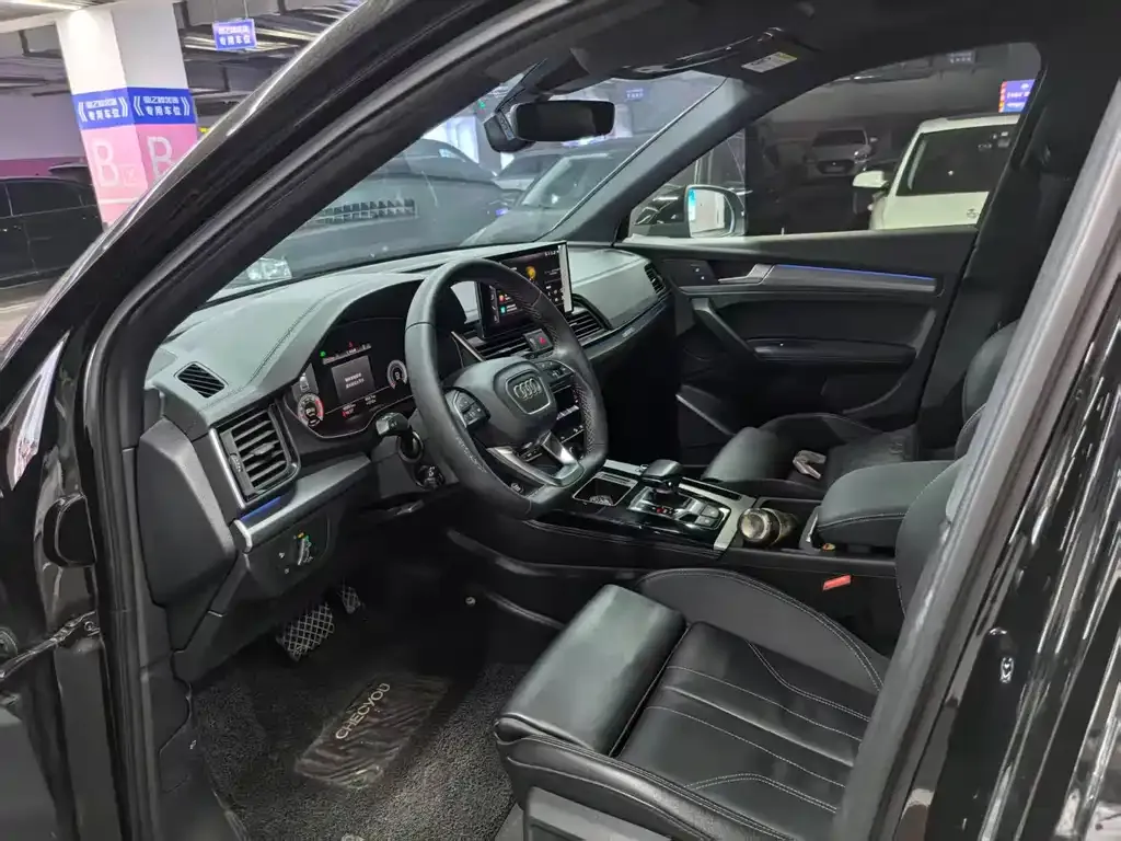 Audi Q5L Sportback — фото 8