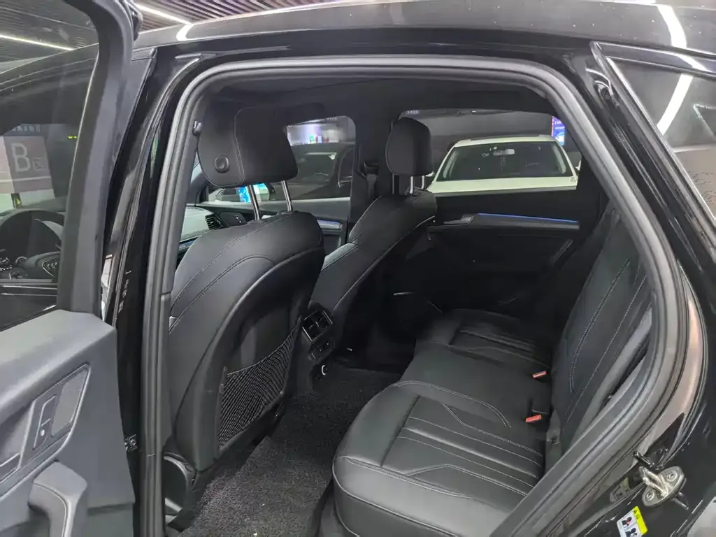 Audi Q5L Sportback — фото 3