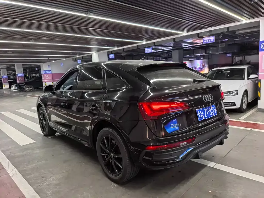 Audi Q5L Sportback — фото 4