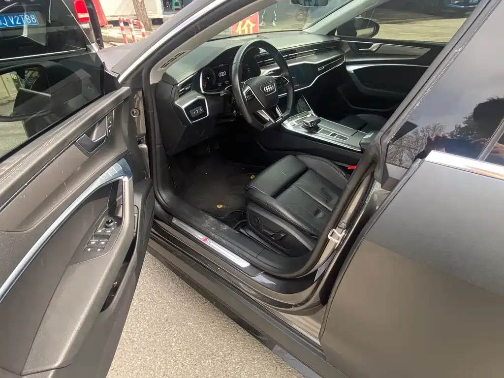 Audi A7 2021 из CN, фото 6