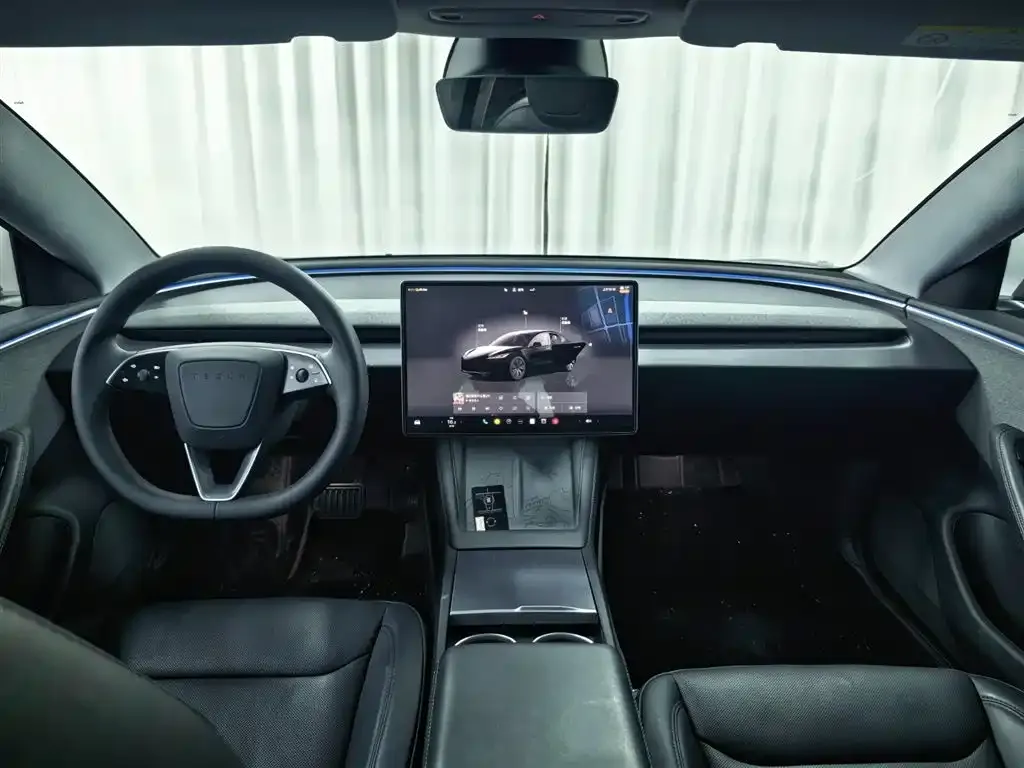 Tesla Model 3 — фото 5