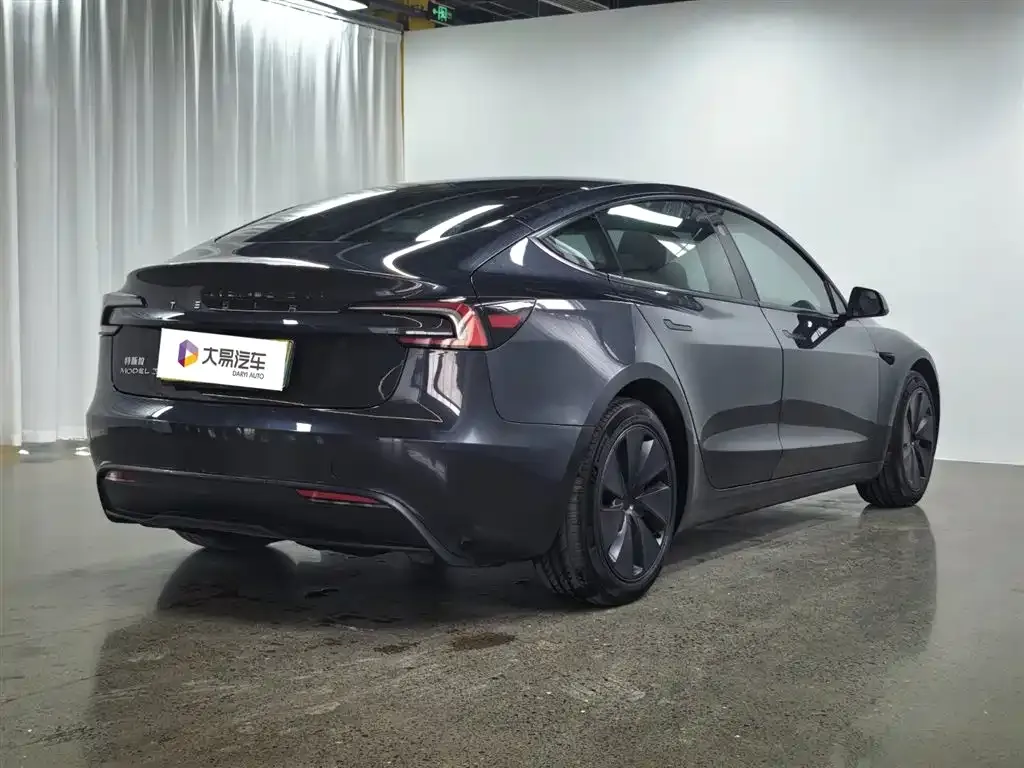 Tesla Model 3 — фото 4