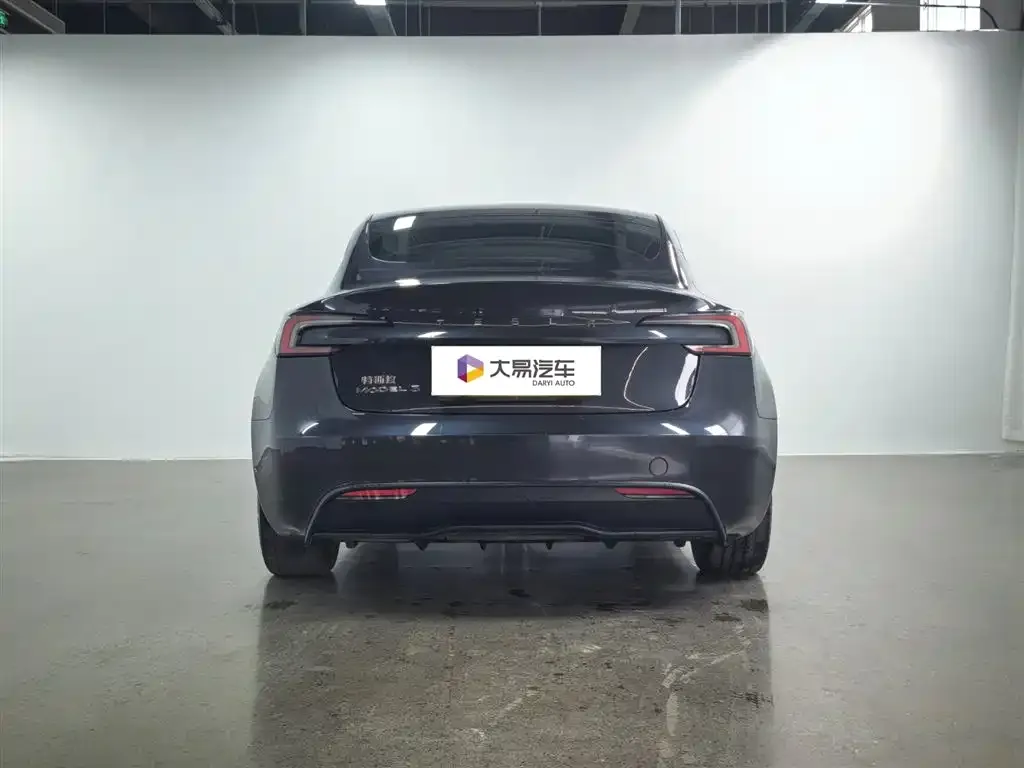 Tesla Model 3 — фото 6