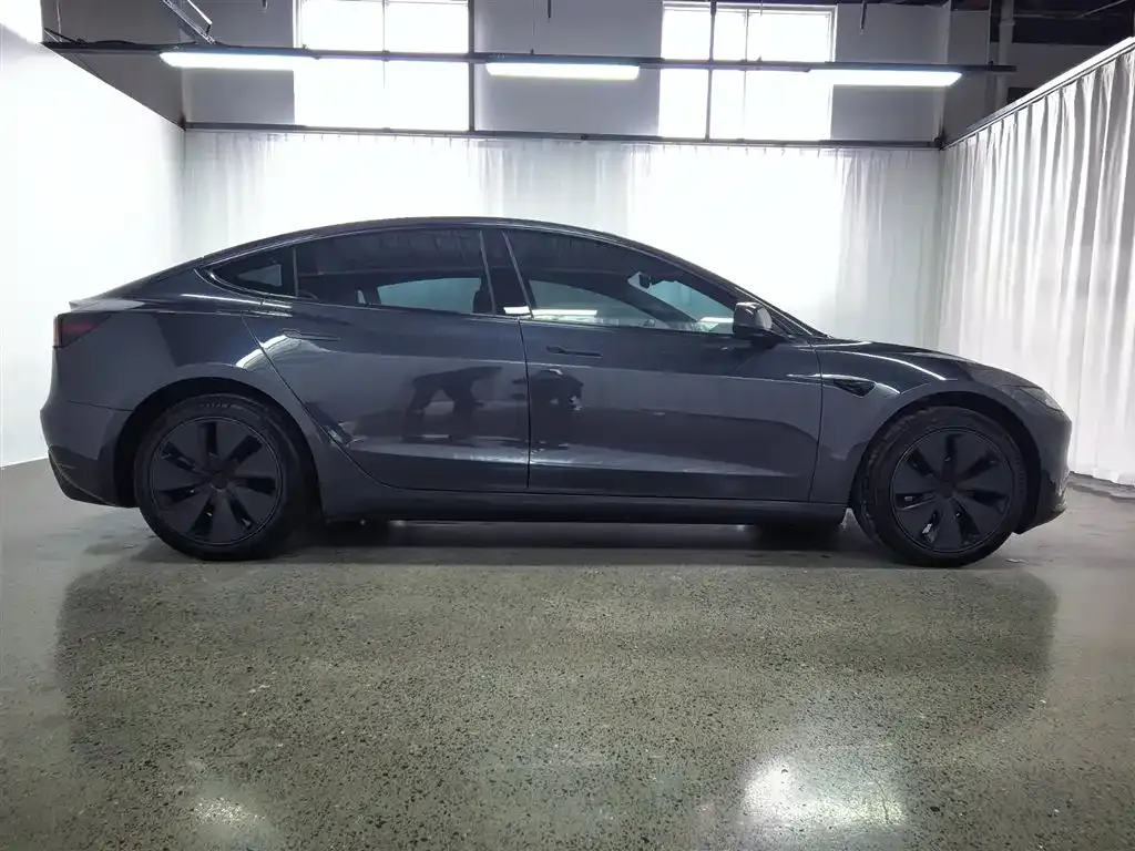 Tesla Model 3 — фото 3