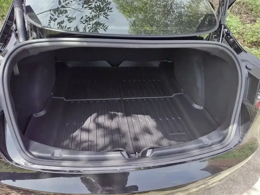 Tesla Model 3 — фото 10