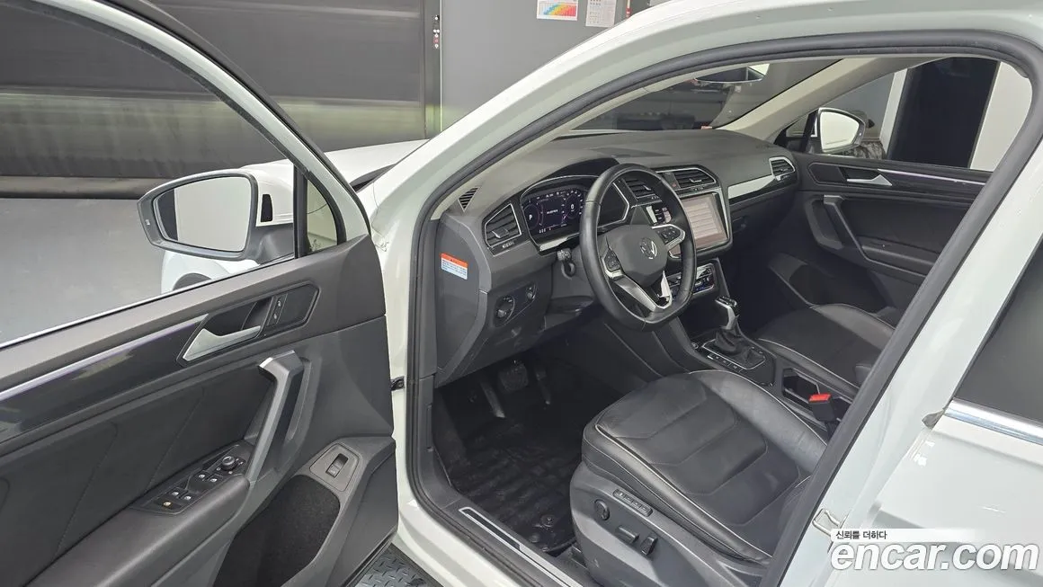Volkswagen Tiguan — фото 9