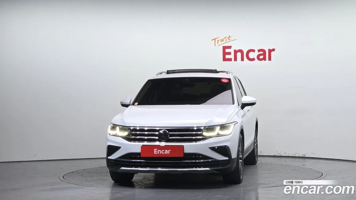 Volkswagen Tiguan — фото 8