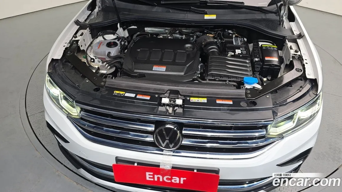Volkswagen Tiguan — фото 10