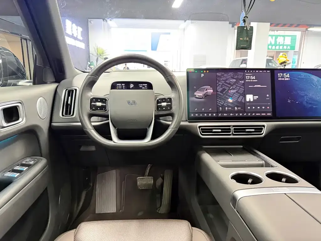 Li Auto Li L8 2023 из CN, фото 2