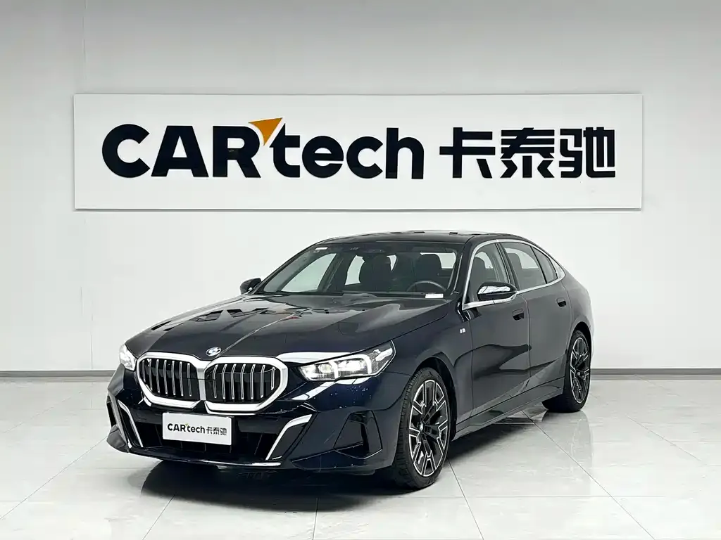 BMW 5 Series — фото 1