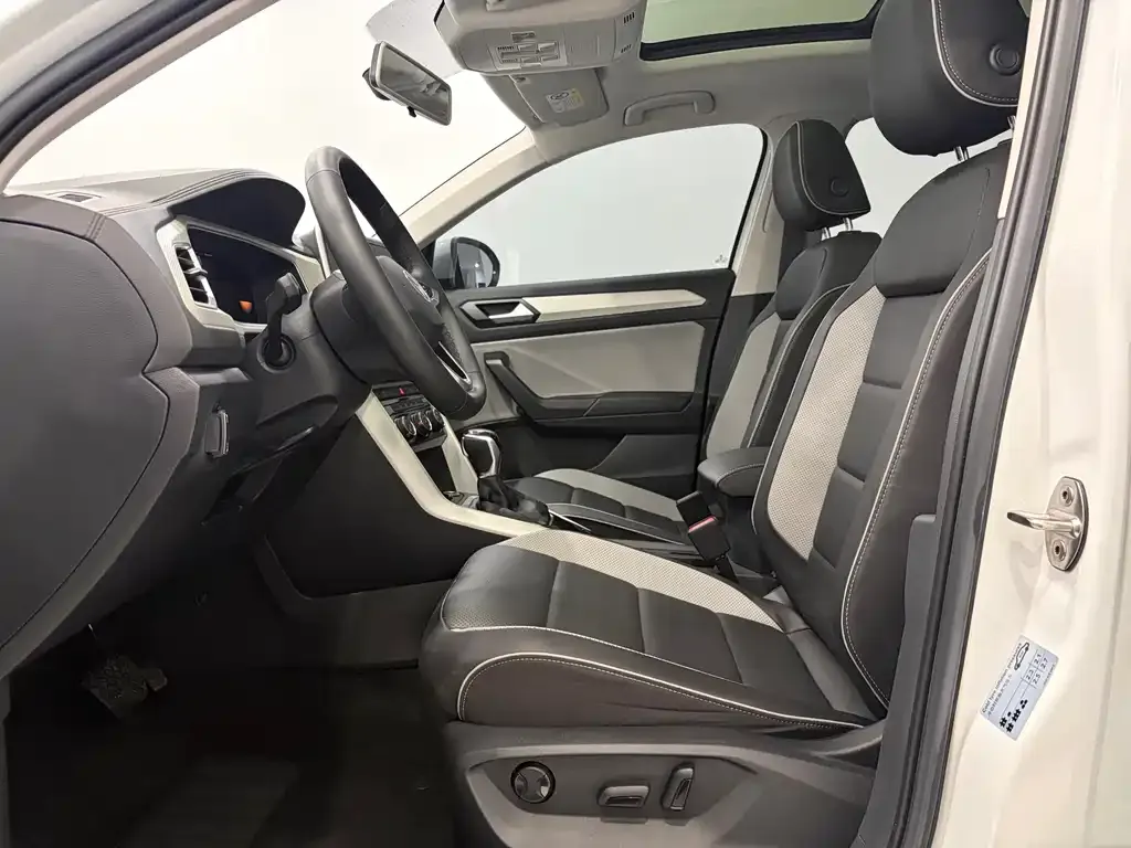 Volkswagen T-Roc 2023 из CN, фото 4