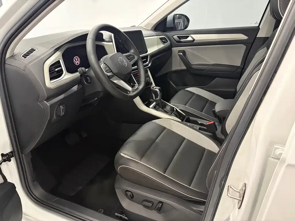 Volkswagen T-Roc 2023 из CN, фото 9