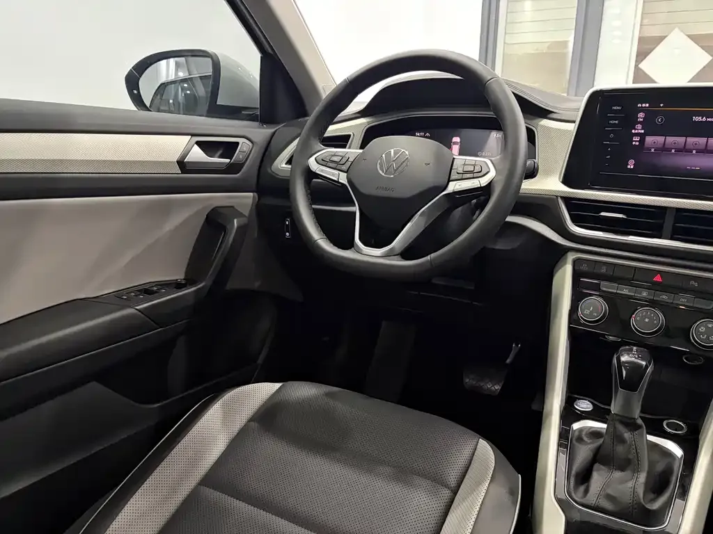 Volkswagen T-Roc 2023 из CN, фото 5