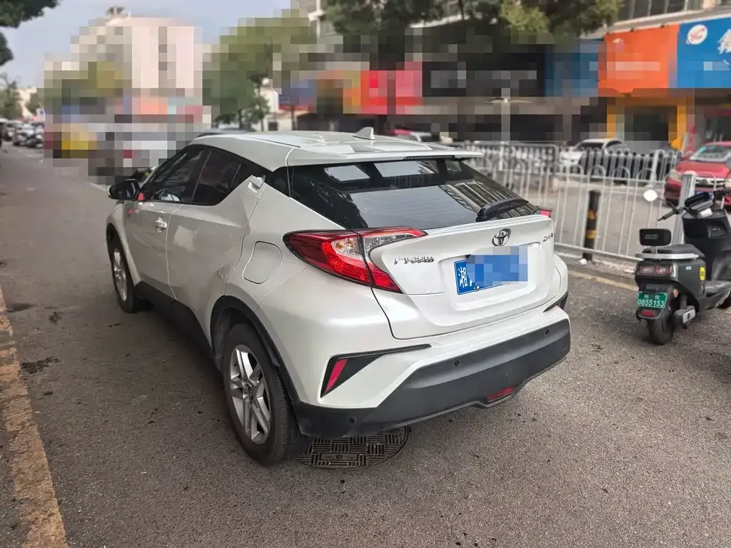 Toyota C-HR 2023 из CN, фото 8