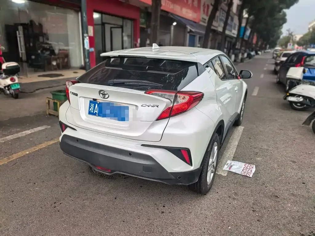 Toyota C-HR 2023 из CN, фото 7
