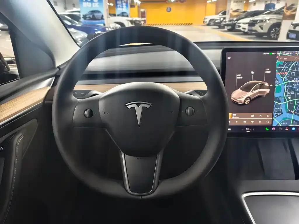 Tesla Model Y — фото 3