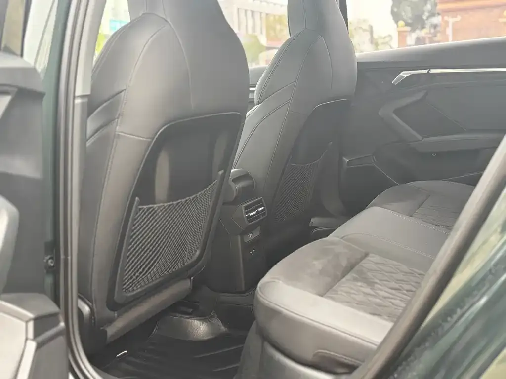 Audi A3 2023 из CN, фото 2