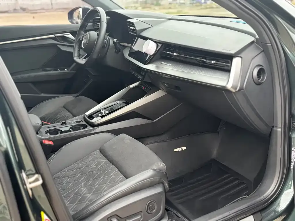 Audi A3 2023 из CN, фото 7