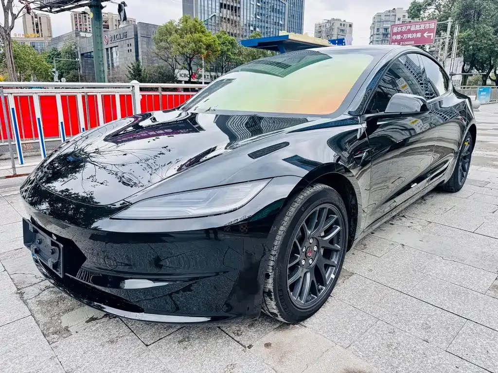 Tesla Model 3 — фото 7