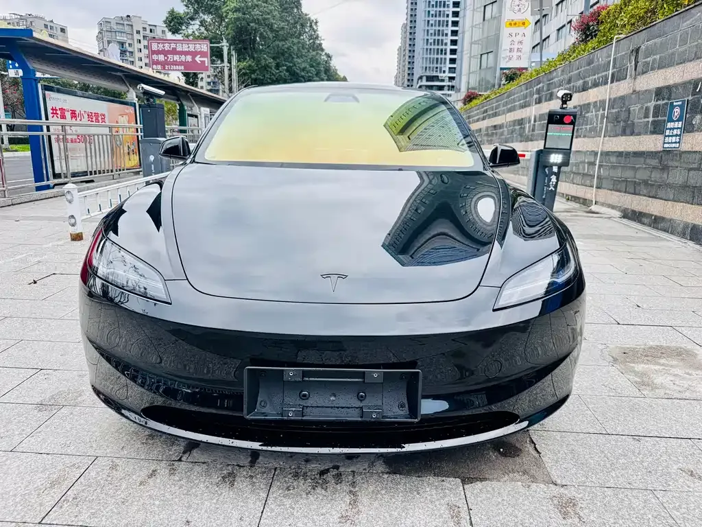 Tesla Model 3 — фото 5