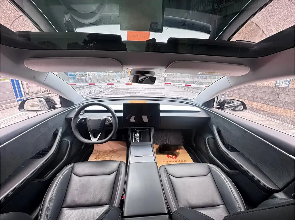 Tesla Model 3 — фото 3