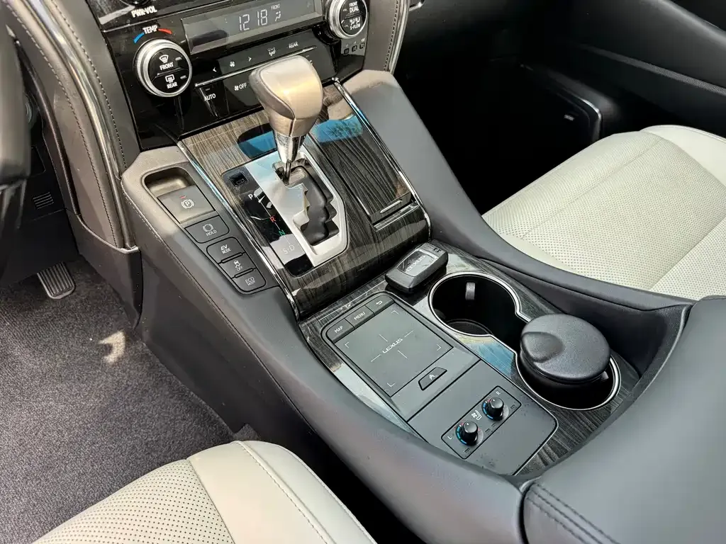 Lexus LM 2023 из CN, фото 2