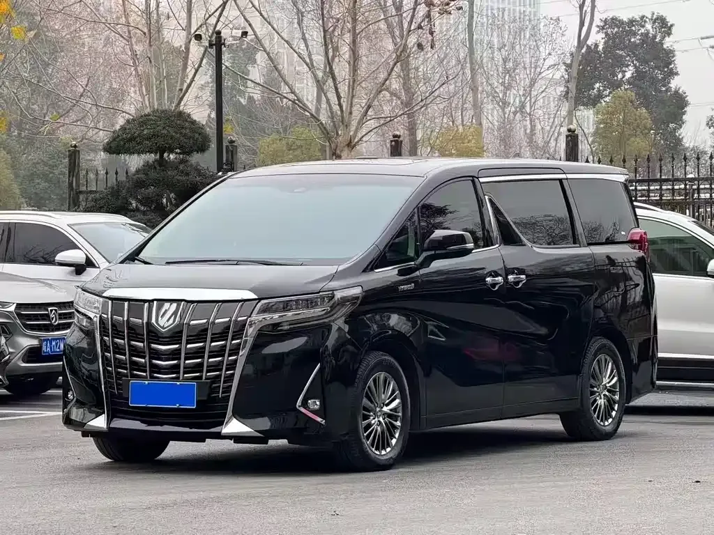 Toyota Alphard 2023 из CN, фото 1