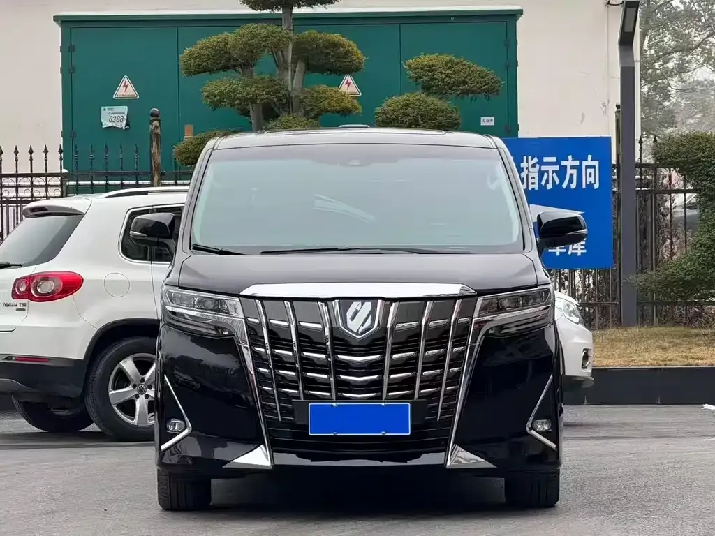Toyota Alphard 2023 из CN, фото 4