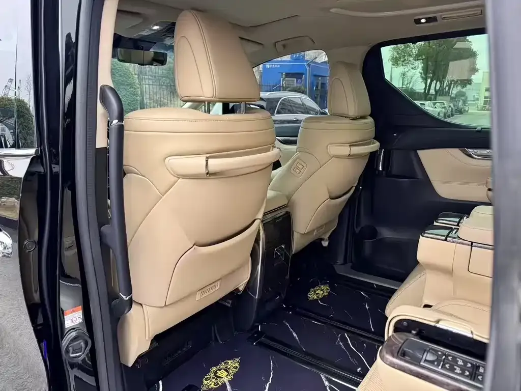 Toyota Alphard 2023 из CN, фото 3