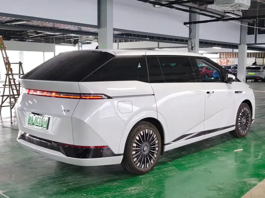 XPeng X9 2025 из CN, фото 9