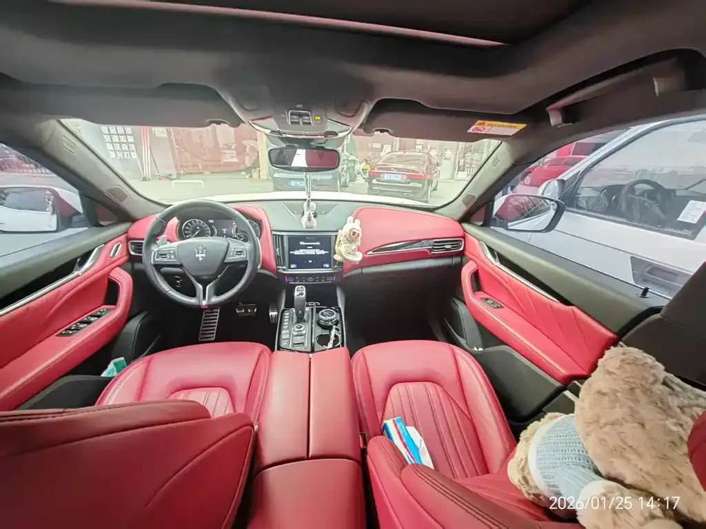 Maserati Levante 2024 из CN, фото 9