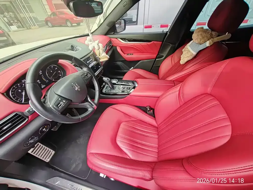 Maserati Levante 2024 из CN, фото 8