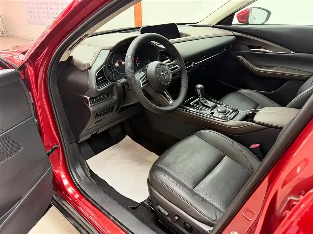 Mazda CX-30 — фото 10