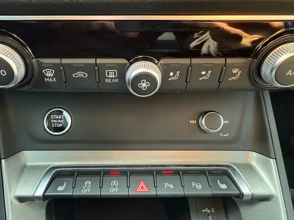 Audi Q3 2021 из CN, фото 10