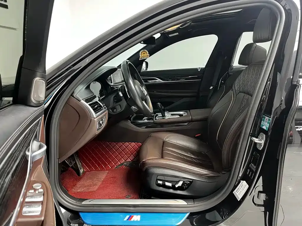 BMW 7 Series 2021 из CN, фото 10