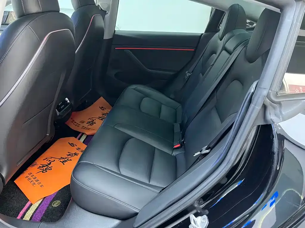 Tesla Model 3 — фото 4