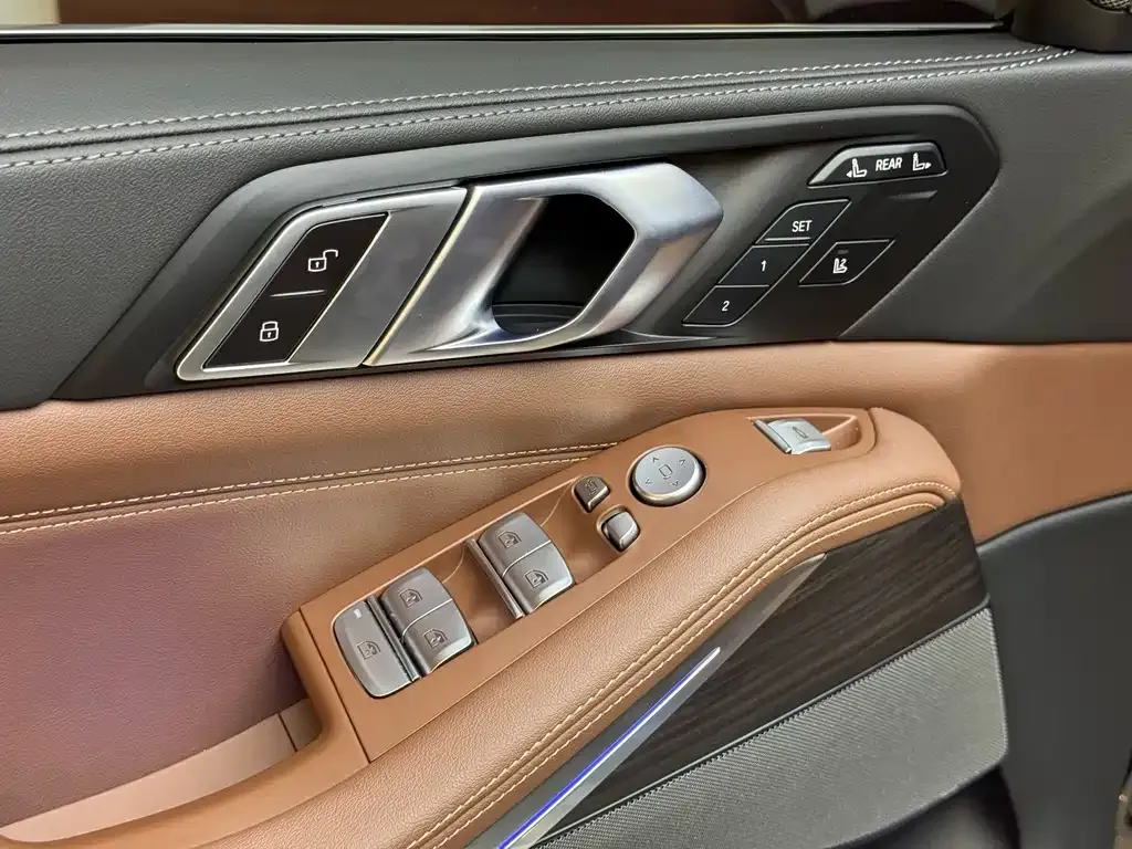 BMW X7 2024 из CN, фото 3