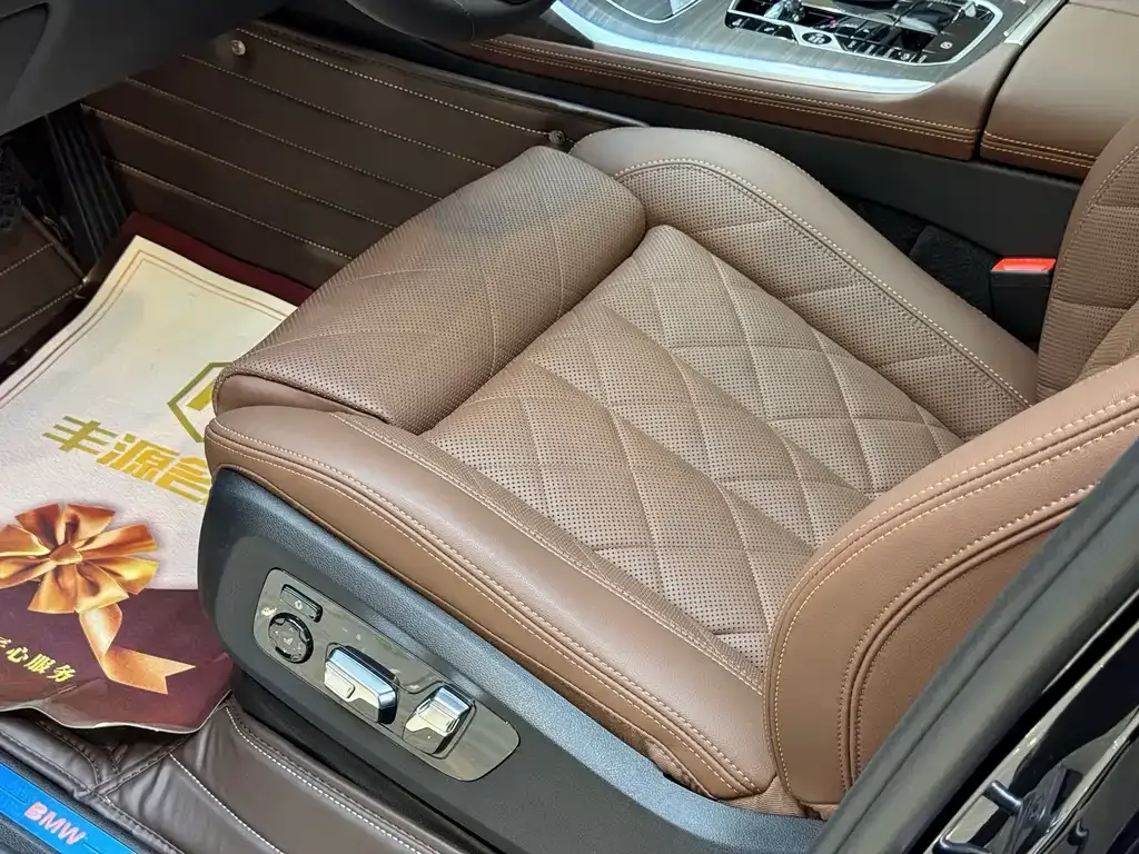 BMW X7 2024 из CN, фото 8