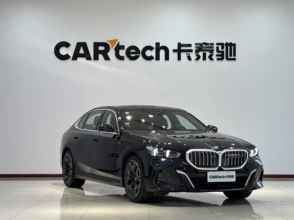 BMW 5 Series 2025 из CN, фото 9