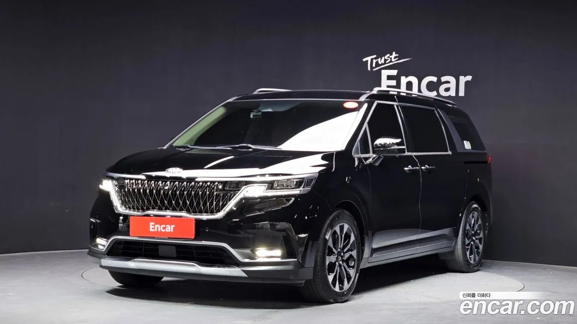 Kia Carnival — фото 1