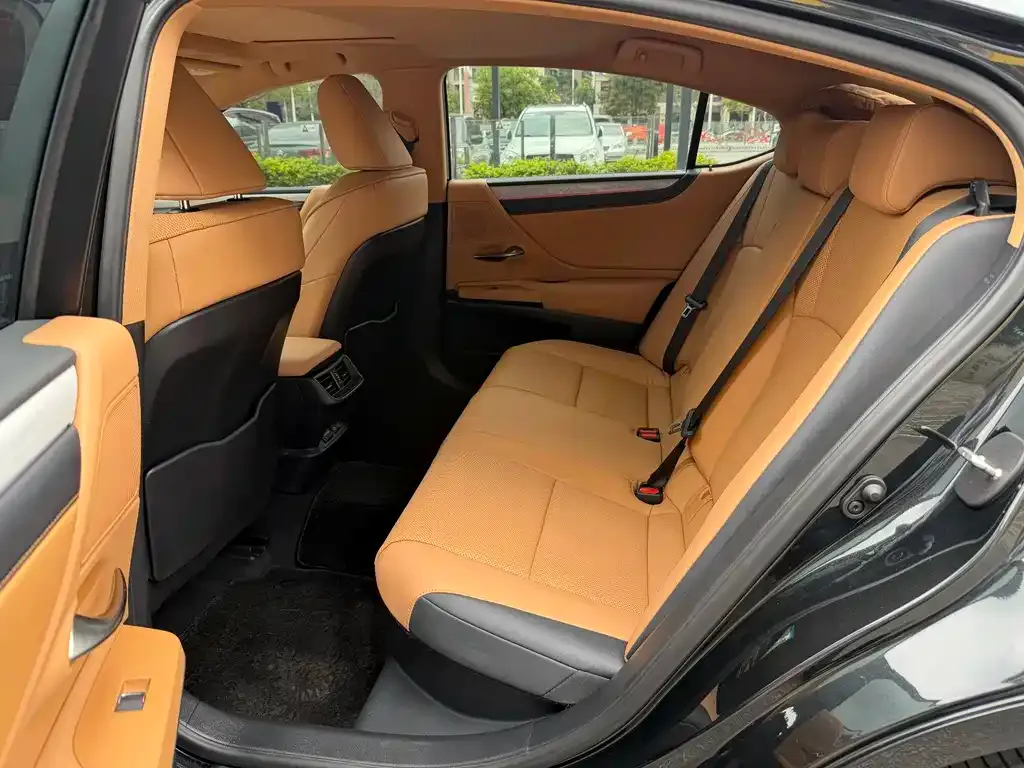Lexus ES 2025 из CN, фото 3