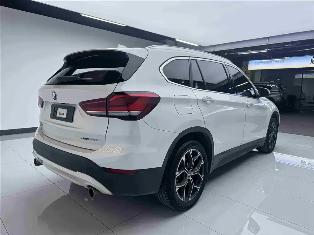 BMW X1 — фото 10