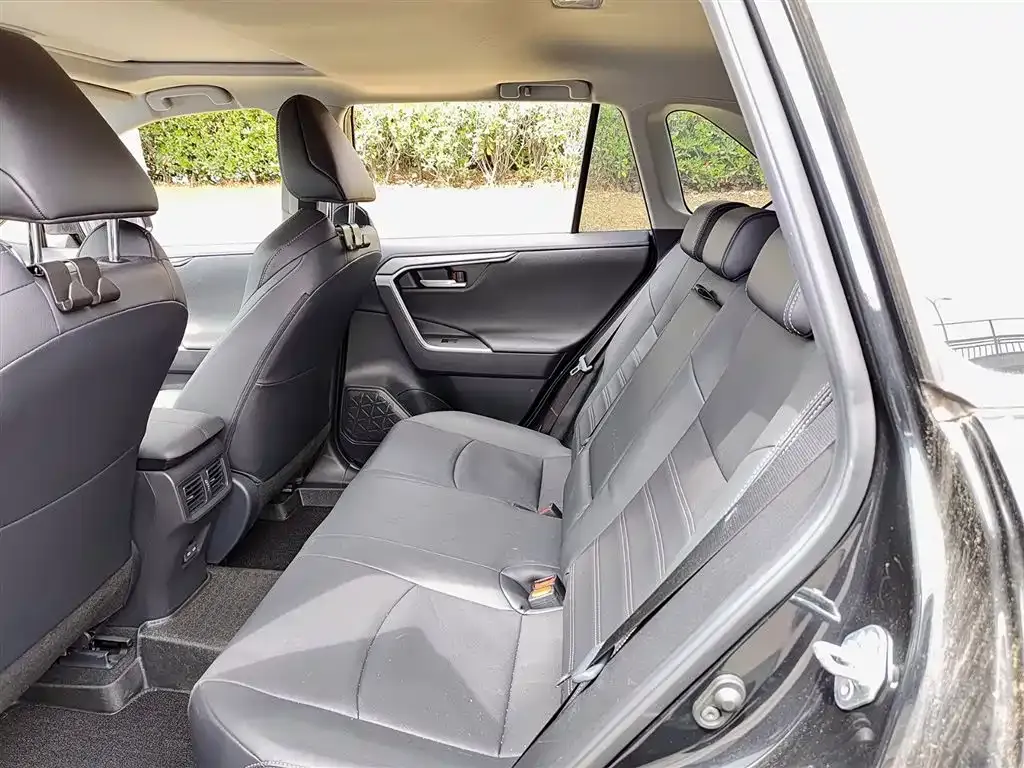 Toyota Wildlander 2022 из CN, фото 3