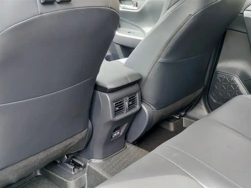 Toyota Wildlander 2022 из CN, фото 2