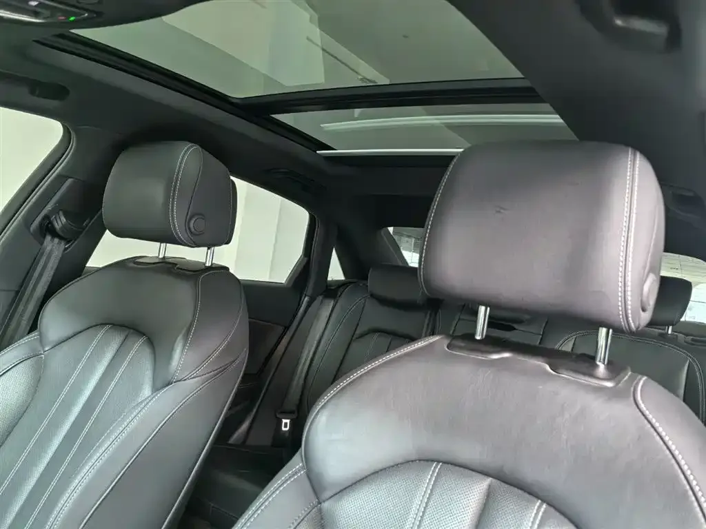 Audi A4L 2023 из CN, фото 8