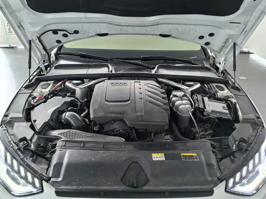 Audi A4L 2023 из CN, фото 4