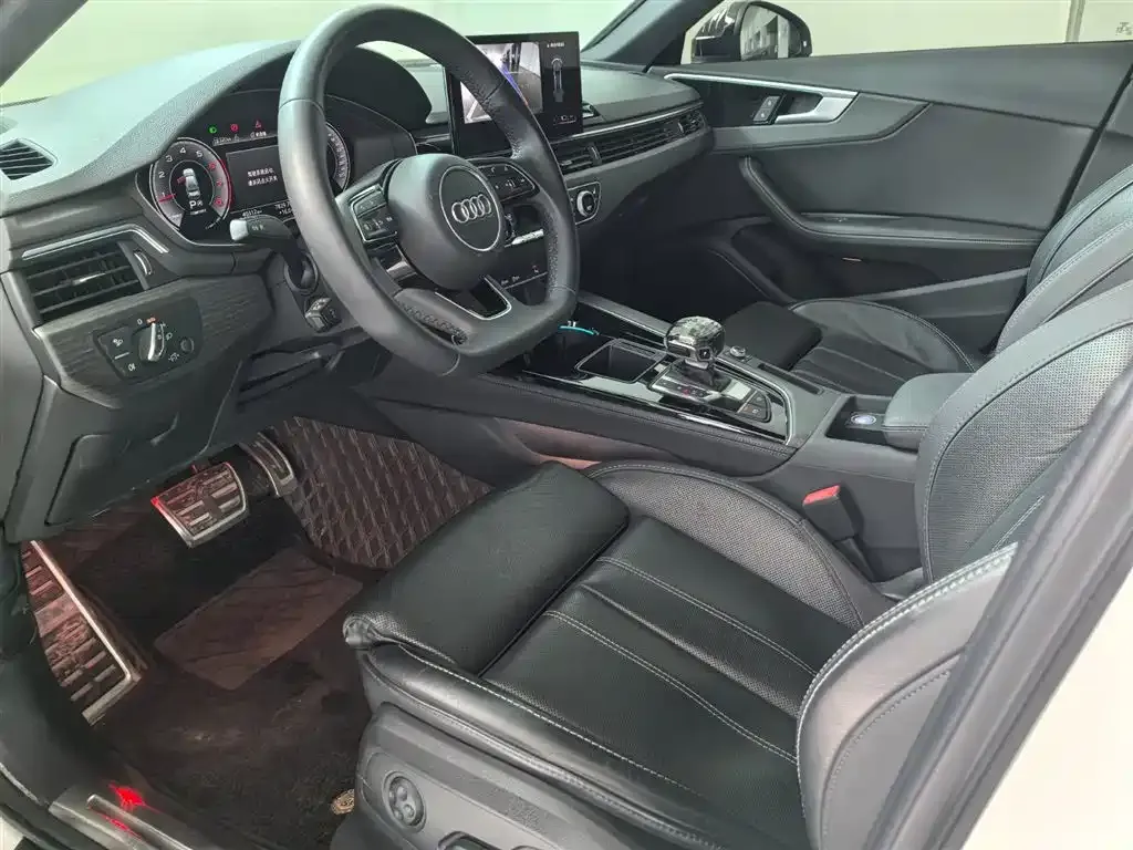 Audi A4L 2023 из CN, фото 10