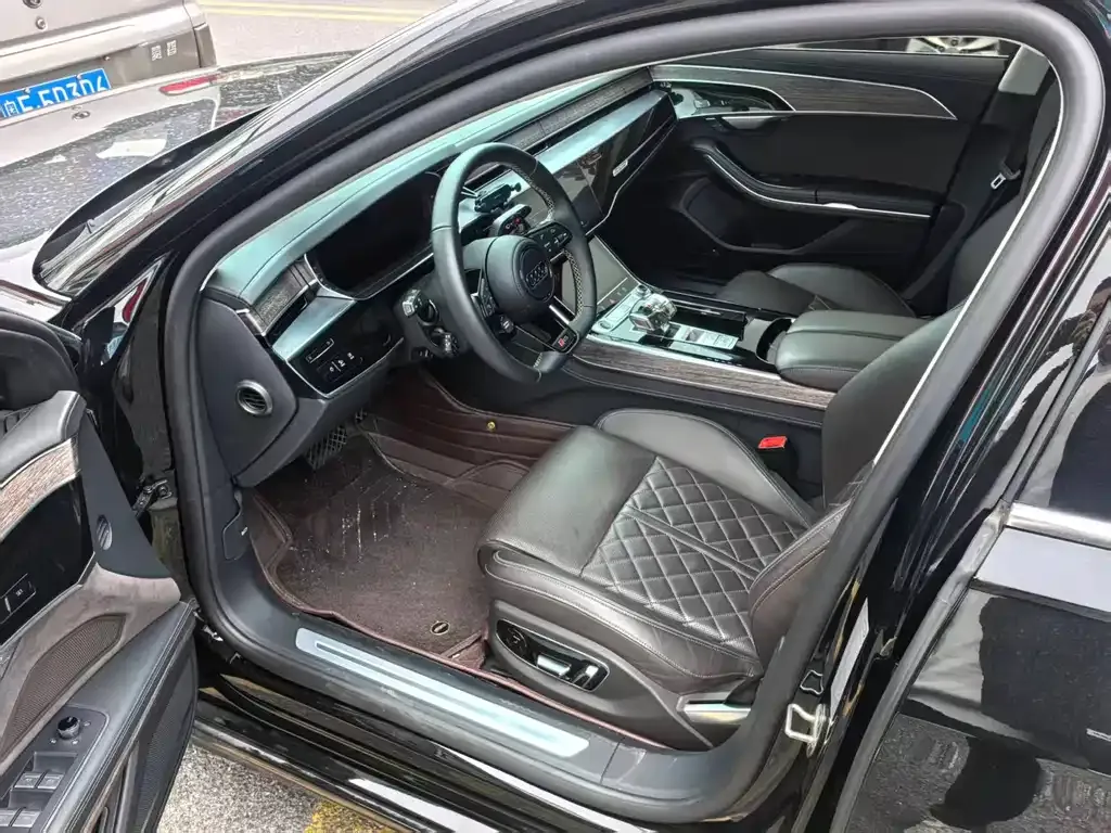 Audi A8 2023 из CN, фото 6